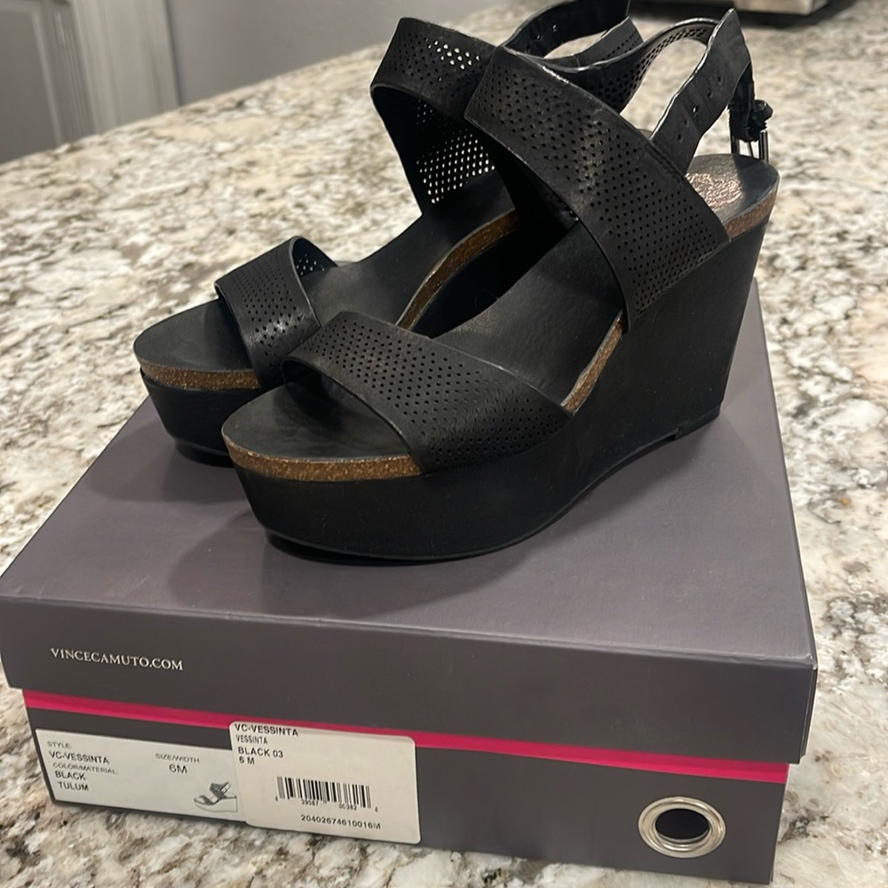 Size 6 new in box never been worn